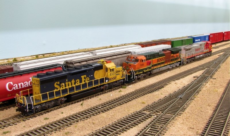 SD40-2s & Dash 9s, all BNSF.