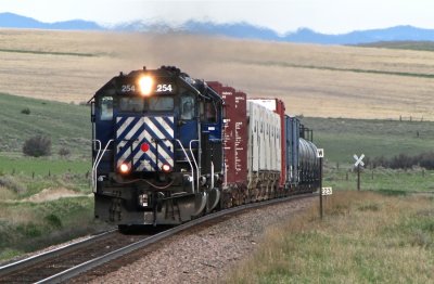 MRL's 840 local out of Helena, MT approaching Winston at sunrise. 5/28/09