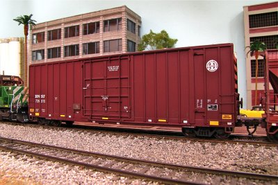 BNSF 726515 - Walthers Gunderson 50' Hi-Cube Boxcar