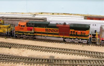 BNSF 1090 with a primer band-aid.