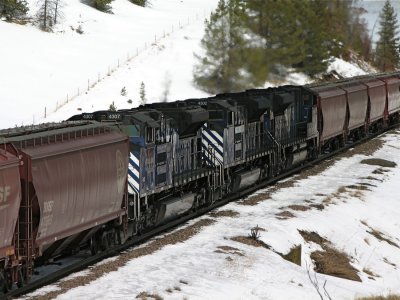 Three MRL ACe Helpers were cut in 84 cars back. 04/07/08