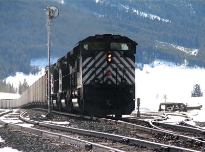 The rear helpers cut off on the fly at Blossburg Siding. 04/07/08