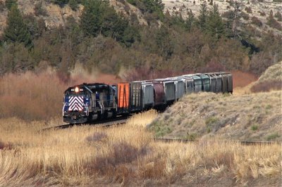 MRL 253 leads the 840 local out of Helena, MT through Lombard 25 minutes after sunrise. 04/09/08