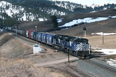 The ML at East Muir with cloud shadows in hot pursuit. 04/11/08