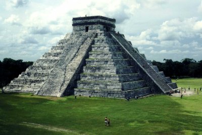 Chichen Itza El Castillo 01.jpg