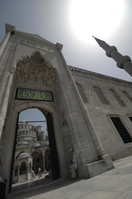 Blue Mosque Entrance.jpg