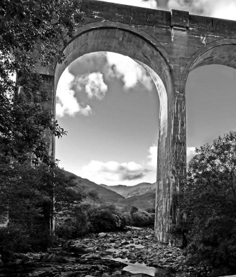 Glenfinnan Viaduct 5a.jpg