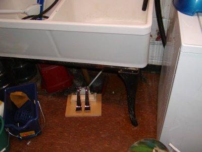 foot-faucet2.JPG