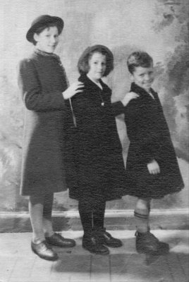 1942 Dorothy, Mary and Duncan