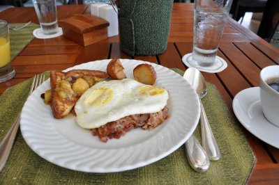 The corned beef hash was no ka oi (the best)