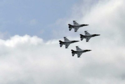 The USAF Thunderbirds in diamond formation