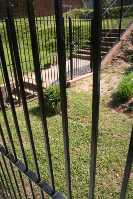 The white dot is in the exact center of this shot, showing the greased fence is in the center of the viewing area.