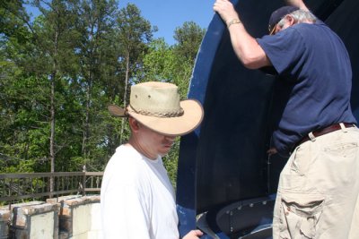 Erecting the dome quarters