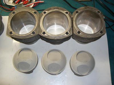 92mm MAHLE 911 RSR Pistons and Cylinders 10.3.1- Photo 3