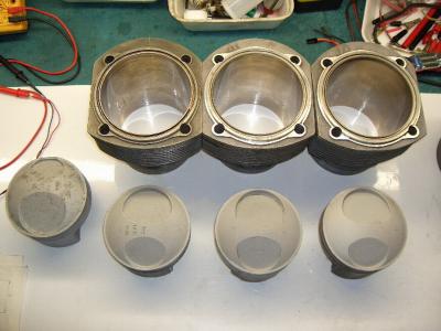 92mm MAHLE 911 RSR Pistons and Cylinders 10.3.1- Photo 4