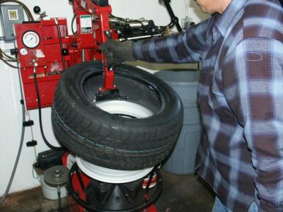 Fuchs Alloy Wheels Mounting Process - Photo 4