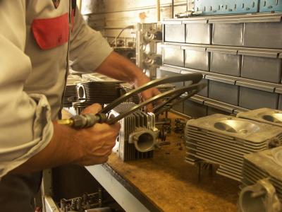 Pneumatic Valve-Removing Tool - Photo 1