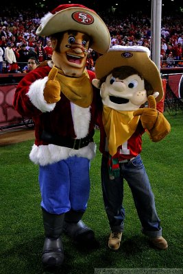 San Francisco 49ers mascots: Sourdough Sam and Baggette
