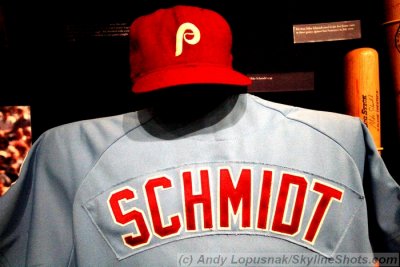 Mike Schmidt's hat and jersey