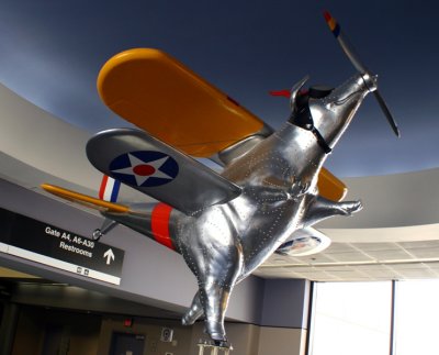 Pigcinnati sculpture at the Cincinnati Airport