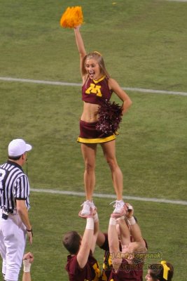 Univ. of Minnesota cheerleaders