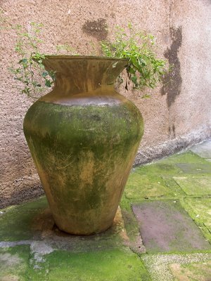 Green urn