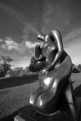 4 Nov... Henry Moore at Kew