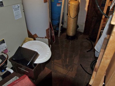 wUtility Room Water Damage P4140739.jpg