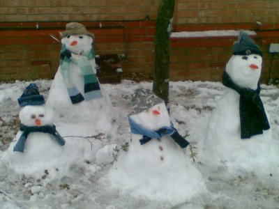 2010 Snowman Family
