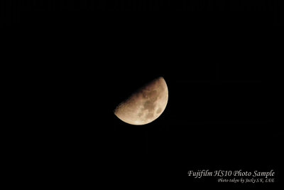 The moon at 720mm (no tripod)