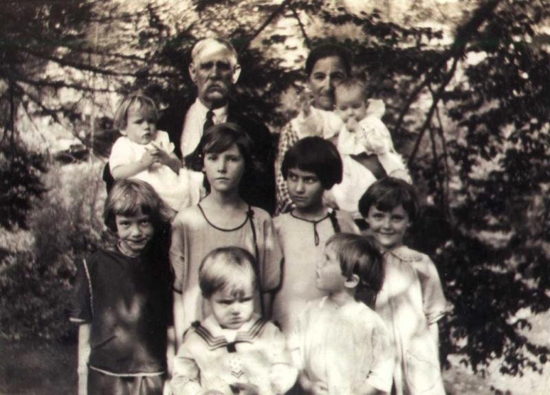 Gus and Lu Thornton and Grandchildren