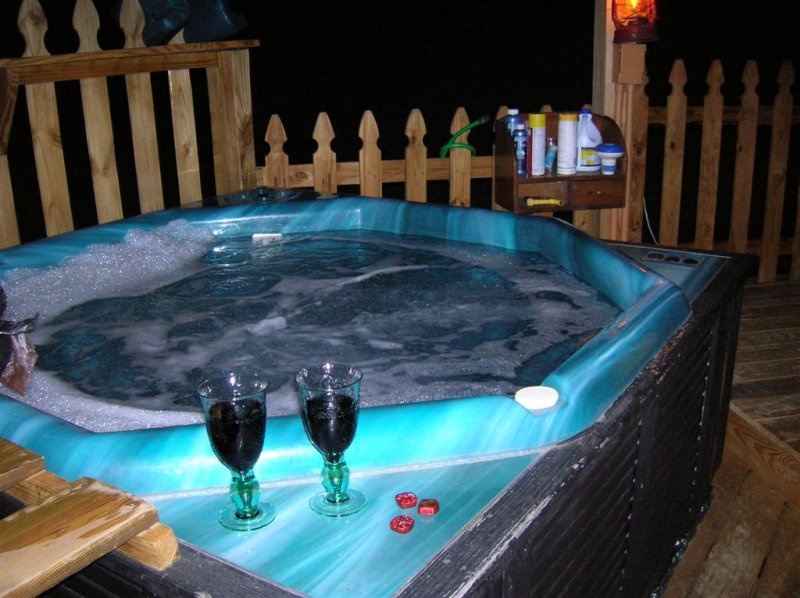 Hot tub, Wine and Chocolates