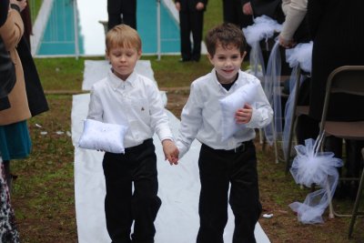 Ring bearers, Brooks Hickman and Carter Rothell