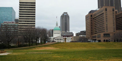 Old Courthouse & Downtown Skyline