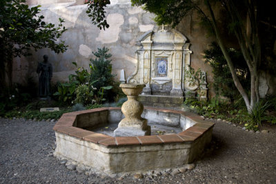 Carmel mission mini-courtyard