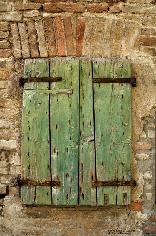 Marche-Corinaldo-Shuttered-Window