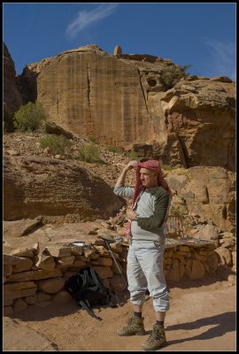 Learning the secrets of Beduine headgear