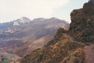 072 - The path to Pisac
