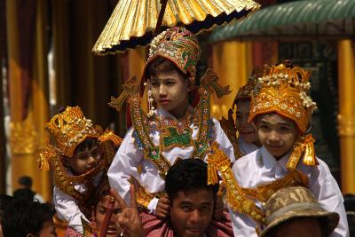 007 - Ceremony, Swedagon pagoda