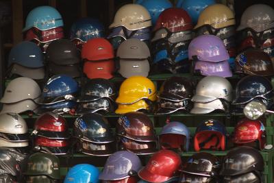 083 - The ubiquitous motor helmets