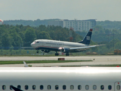 US Airways 737 touches down