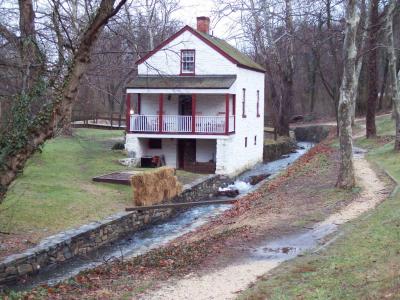 Another view of Lock 6 lockhouse