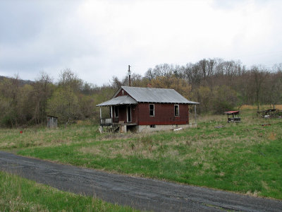Abandoned home beside the WMRT