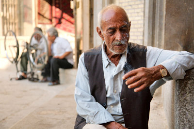 Man smoking - Esfahan