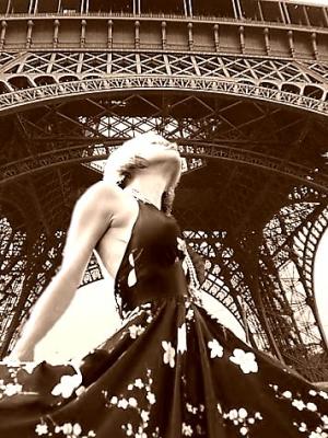 Tatyana Under The Eiffel Tower