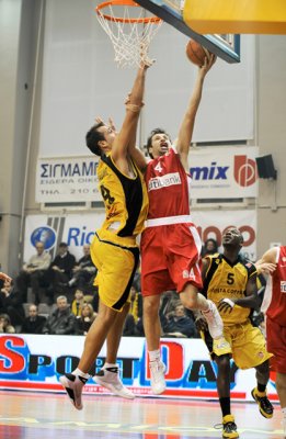 vs OLYMRIAKOS (Teo Papaloukas)