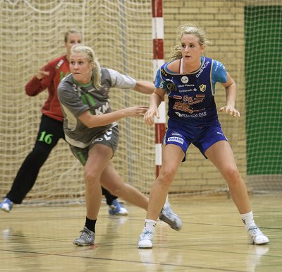 Kristin Nrsteb well guarded by Aalborg's Karoline Fredriksen