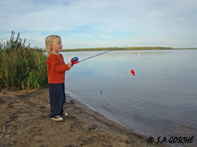 Fishin DSC04367small.jpg