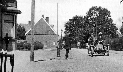  Automobile on Gronause street near Kneed road in Enschede 1911