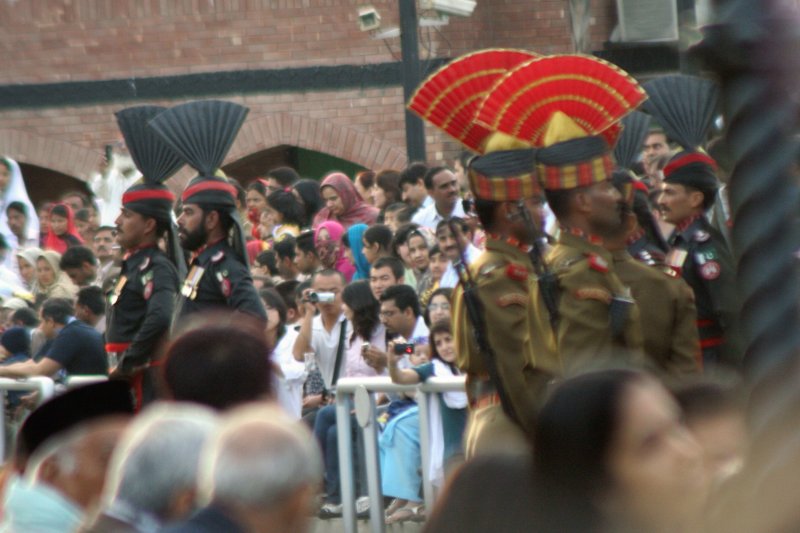 indian  paki soldiers.jpg